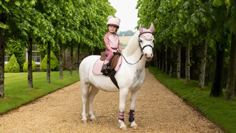 LeMieux Saddlepads & Numnahs<Mini Suede Close Contact Square SS25