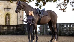 LeMieux Saddlepads & Numnahs<Suede Close Contact Square AW24